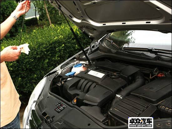 不容有失——DIY检查发动机舱内各种油液