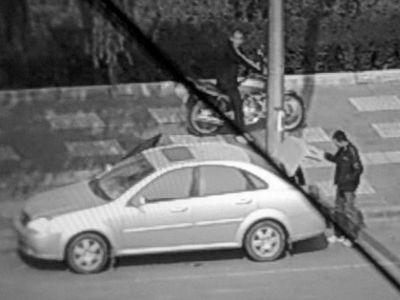 团伙专撬高档汽车后备厢 撬一辆车仅用10余秒