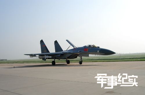组图：空军解密歼-11拦截F-16全过程