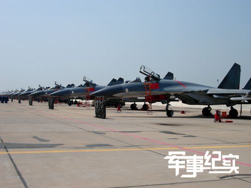 组图：空军解密歼-11拦截F-16全过程