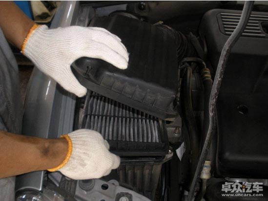 保养DIY 自己动手更换凯越空气滤清器 卓众汽车网