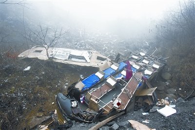  失事车已经散架