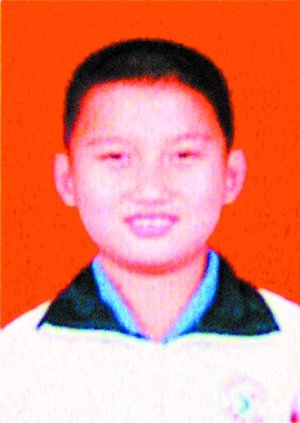 斑马线无红绿灯 搅拌车碾死学童