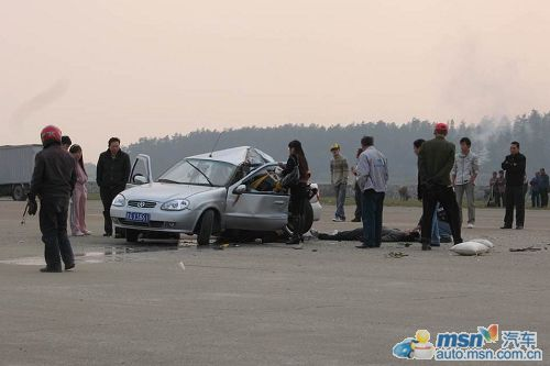 恐怖的车祸 引人深思的安全问题 卓众汽车网