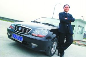 中国汽车老总都开什么车？ 李书福开自由舰