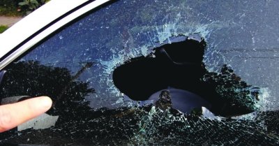 南京发生多起汽车被划被砸事件 警方发出预警