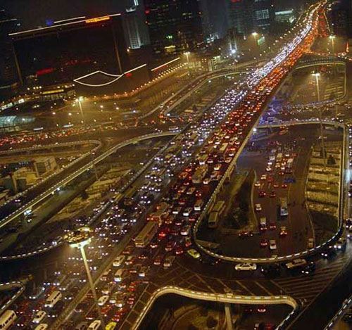 开车别怕被加塞 驾驶者守规矩很重要 开车别怕被加塞 驾驶者守规矩很重要