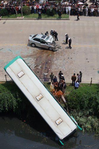 开车别怕被加塞 驾驶者守规矩很重要 开车别怕被加塞 驾驶者守规矩很重要