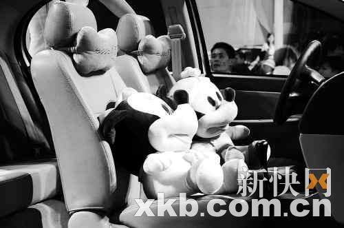 安全带依赖消音插扣易埋隐患。(图文无关) 安全带依赖消音插扣易埋隐患。(图文无关)