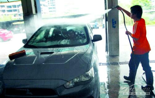 沙尘暴过后洗车要注意 别让爱车受委屈 沙尘暴过后洗车要注意 别让爱车受委屈