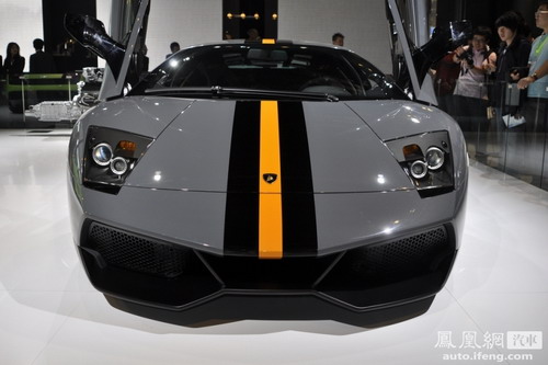 神秘富豪低调出手 北京车展多款豪车被抢购\(2\)