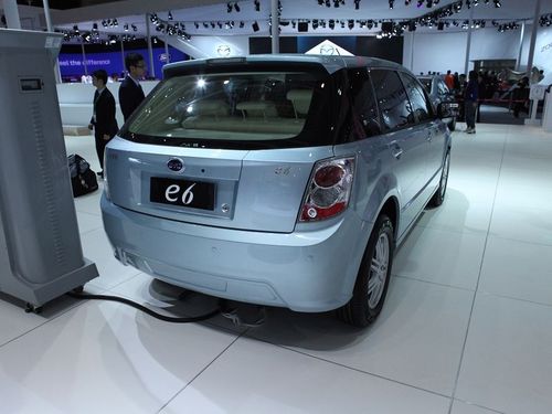 E6北京车展现场图