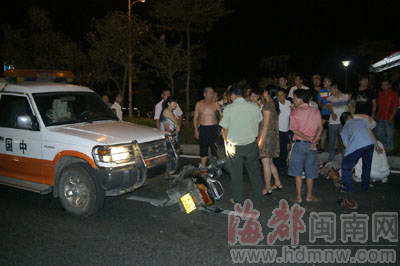 漳州一交通局副局长醉驾公车 撞飞两市民(组图)