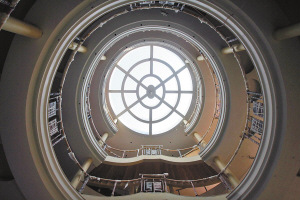 造价1亿邮轮将驶入长江三峡载客(组图)