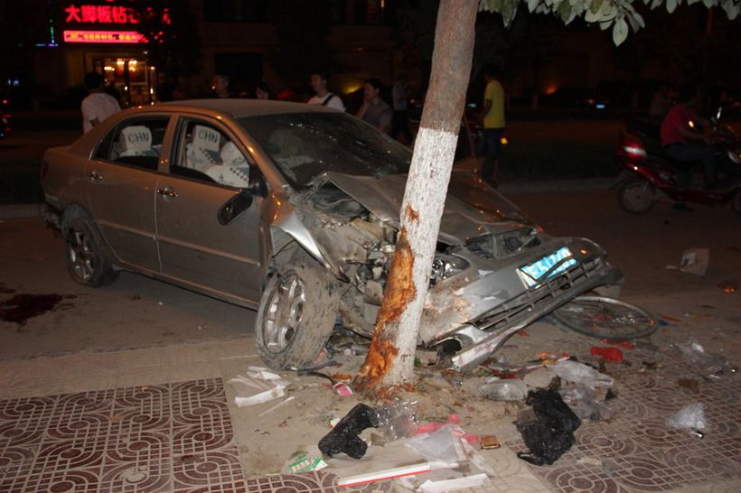 组图:陕西汉中一36岁女子醉驾肇事致4死7伤!